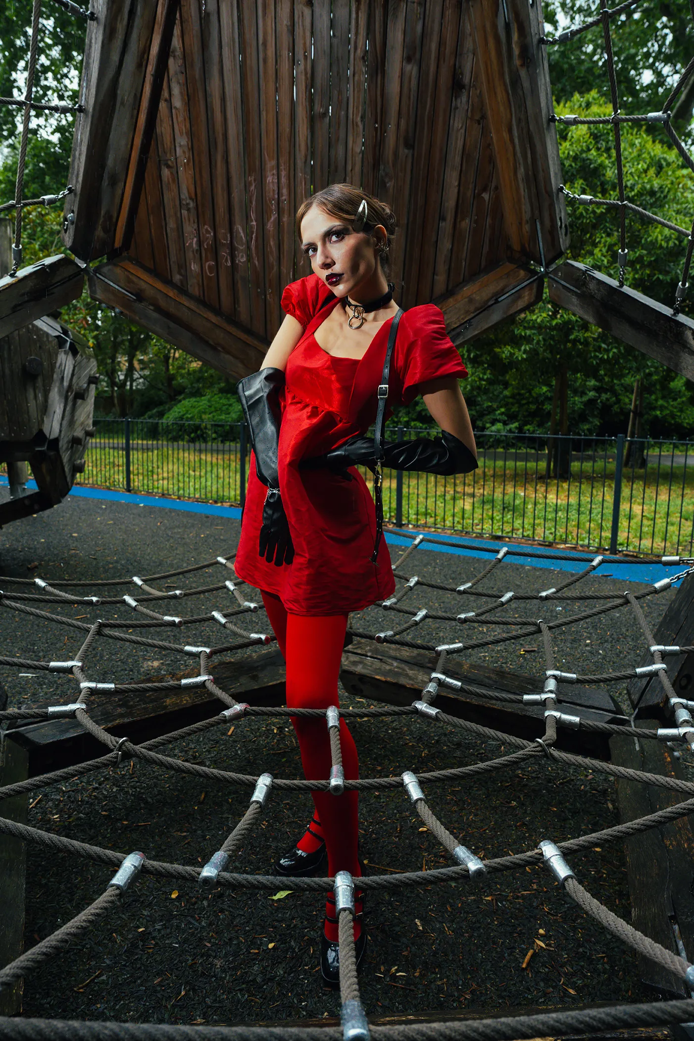 High Fashion, figure 3 of 22